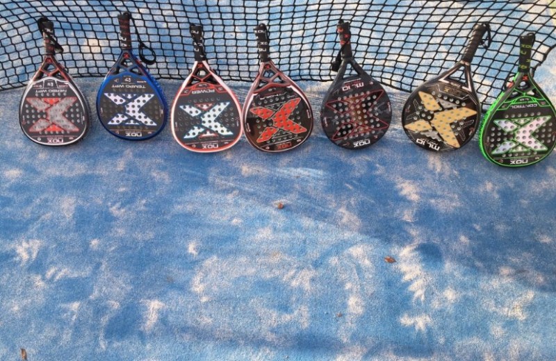 light vs heavy padel rackets